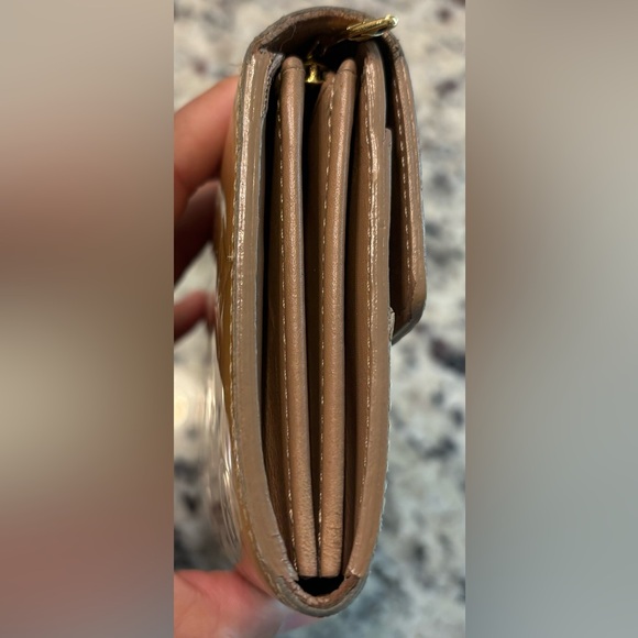 Authentic - Louis Vuitton Dune Vernis Sarah Wallet #4 - Picture 15 of 15